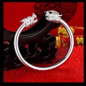 Elegant Silver Dragon Bracelet